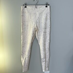 NWOT Eleven Women's Cream Metallic Print Leggings / Size XL